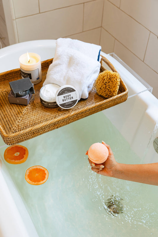 Bergamot &
Grapefruit Bath Bomb