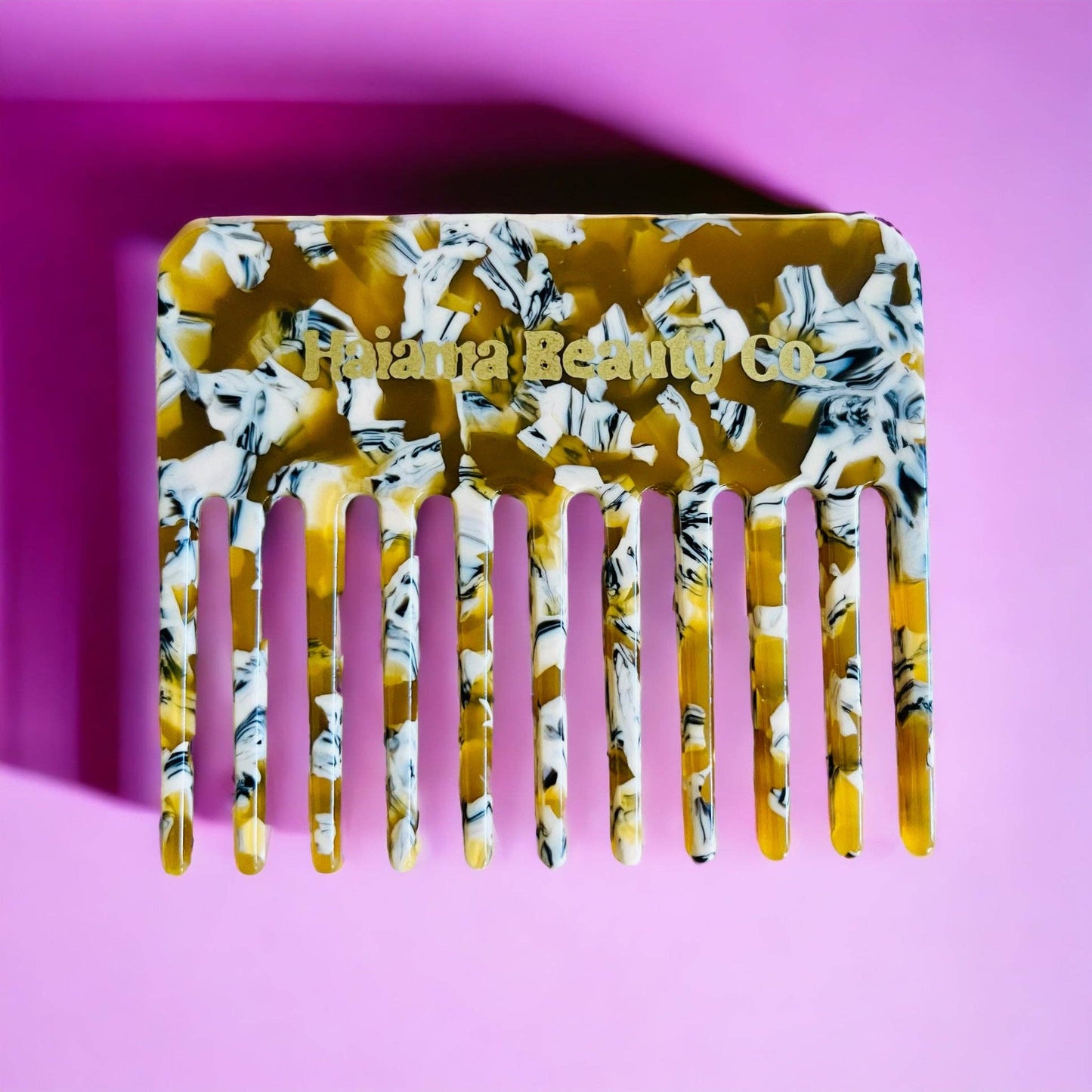 Haiama Beauty - Guava Travel Comb
